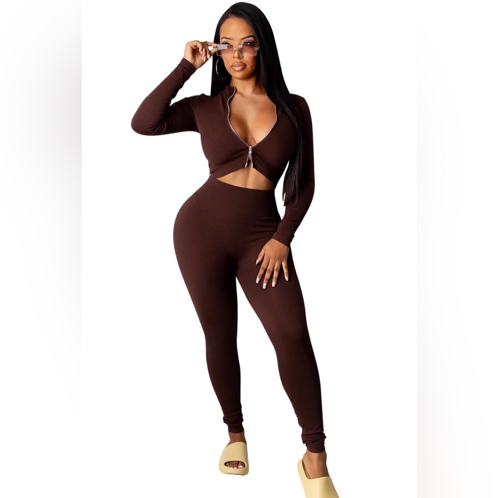 COPY - COPY - Beautiful brown ribbed two piece double zipper legging set!